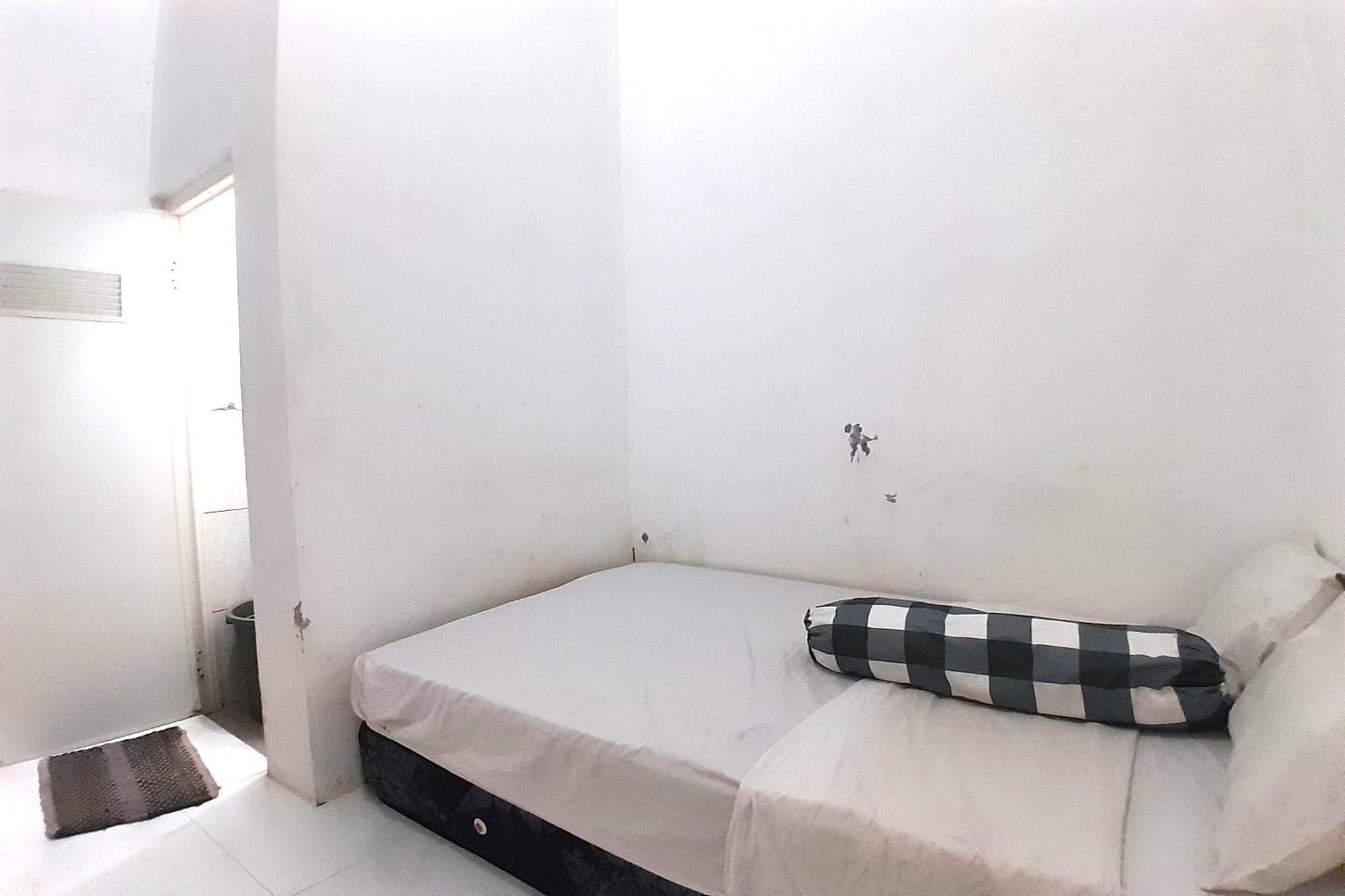 Spot On 93410 Wisma Bintang Jepara Exterior photo